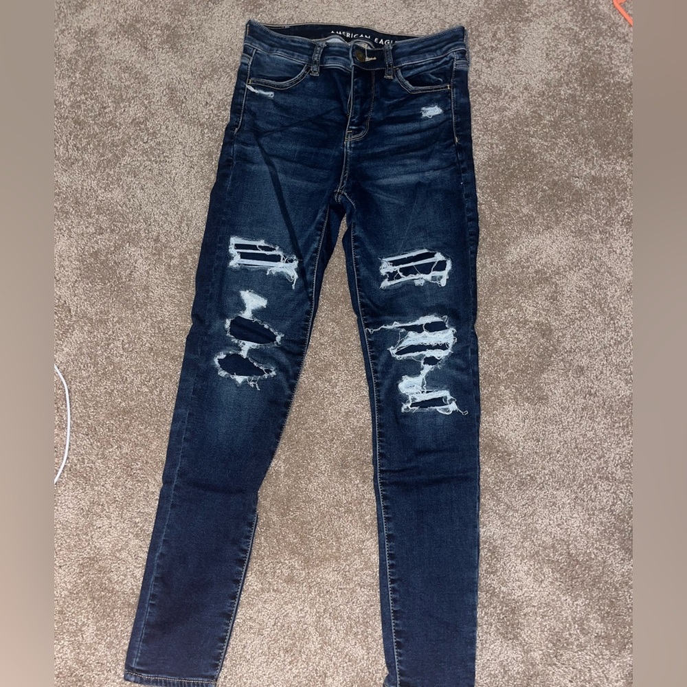 American eagle ripped skinny jeans.